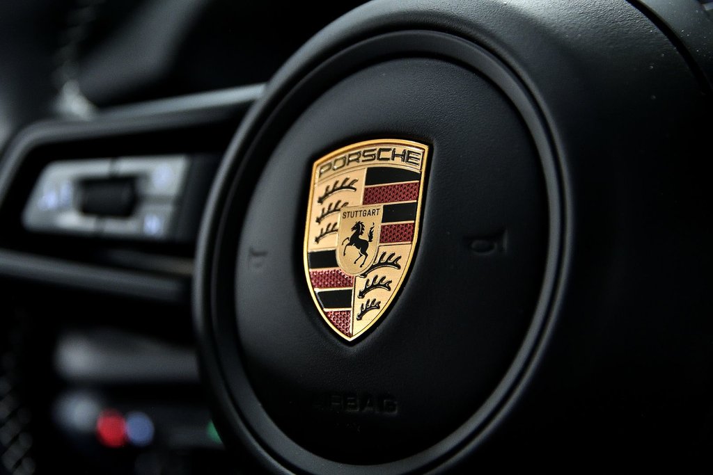 2026 Porsche 911 GT3 with Touring Package in Laval, Quebec - 19 - w1024h768px