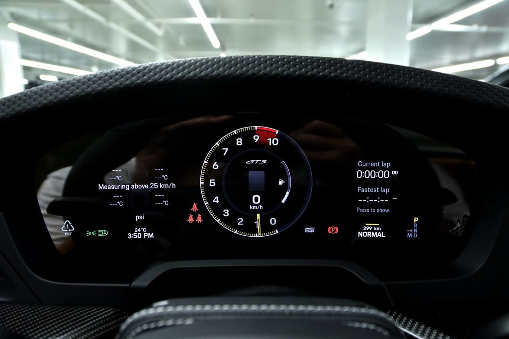 2026 Porsche 911 GT3 Touring in Laval, Quebec - 22 - w1024h768px