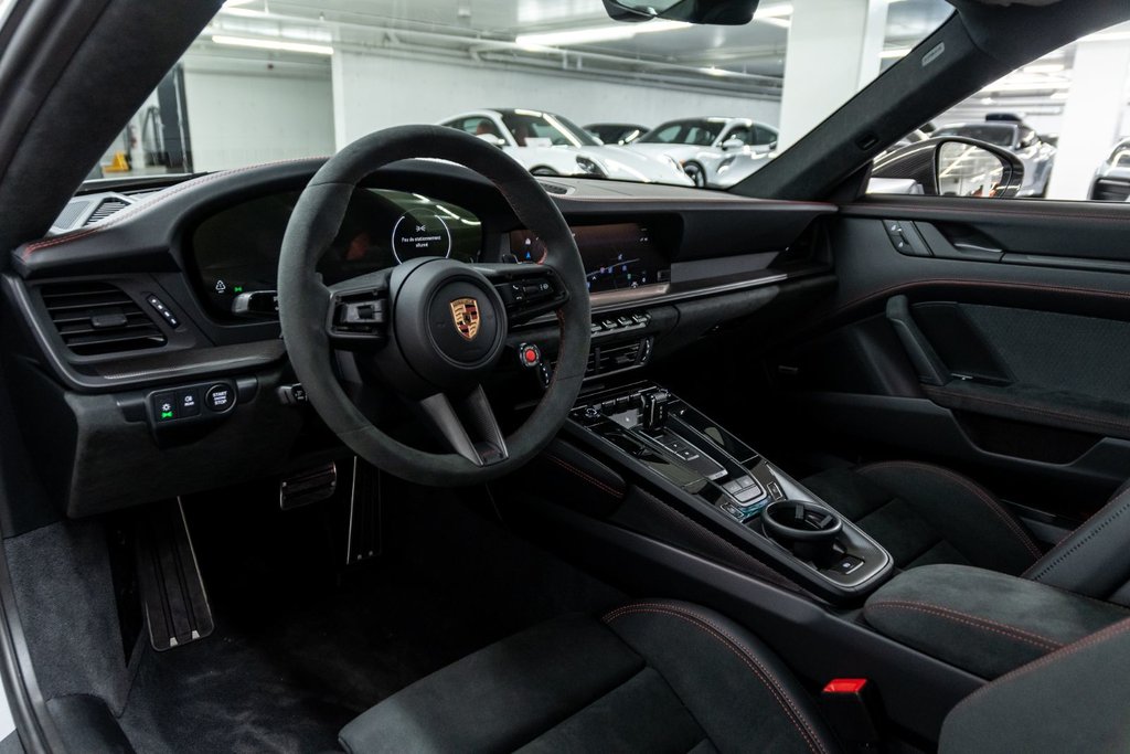 Porsche 911 Carrera GTS 2026 à Laval, Québec - 14 - w1024h768px