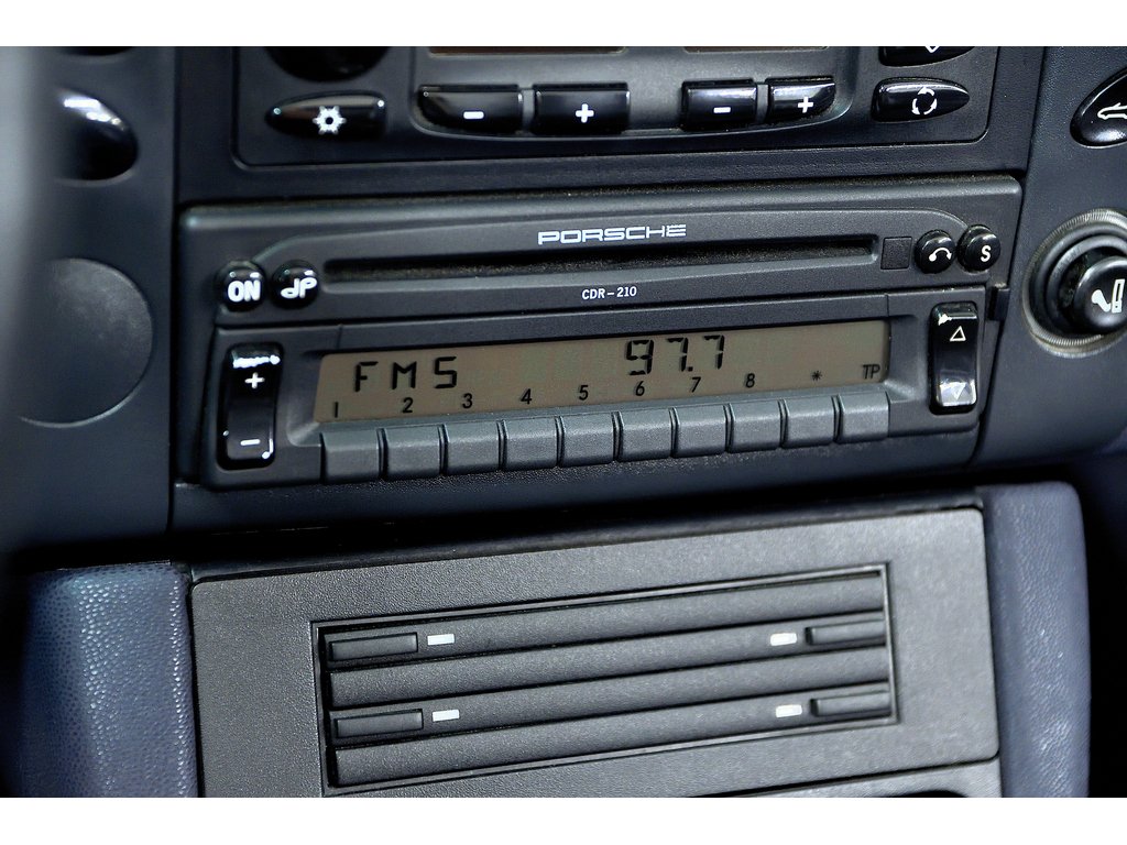 1998 Porsche Boxster 2dr Roadster Manual in Laval, Quebec - 25 - w1024h768px