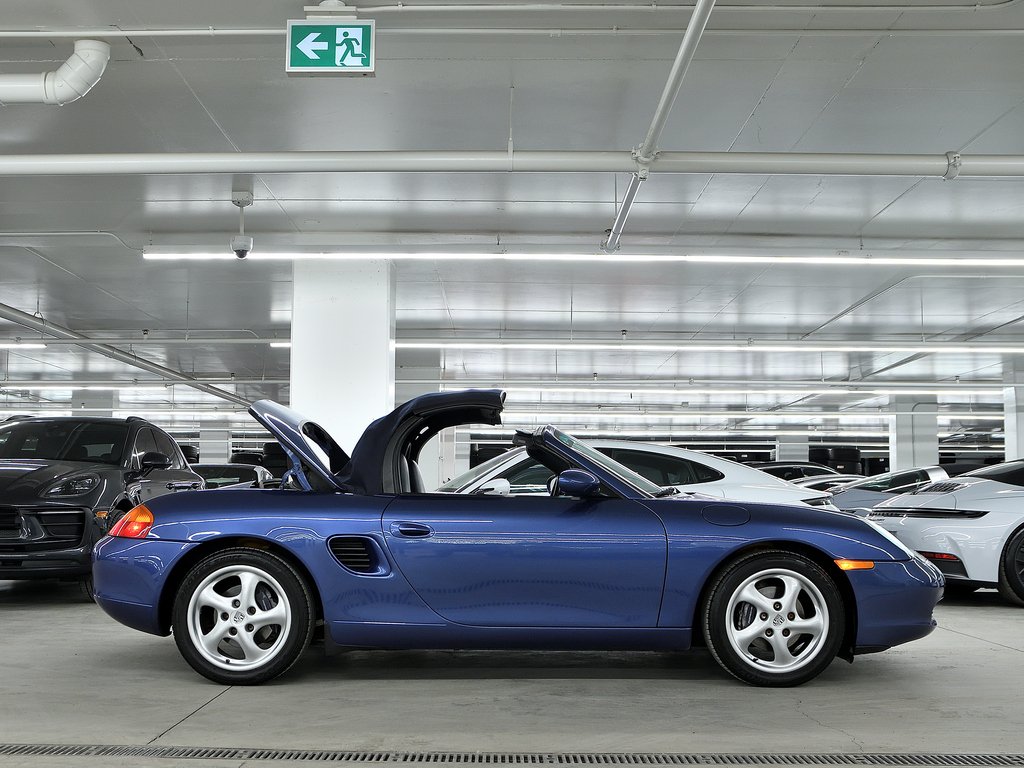 1998 Porsche Boxster 2dr Roadster Manual in Laval, Quebec - 11 - w1024h768px