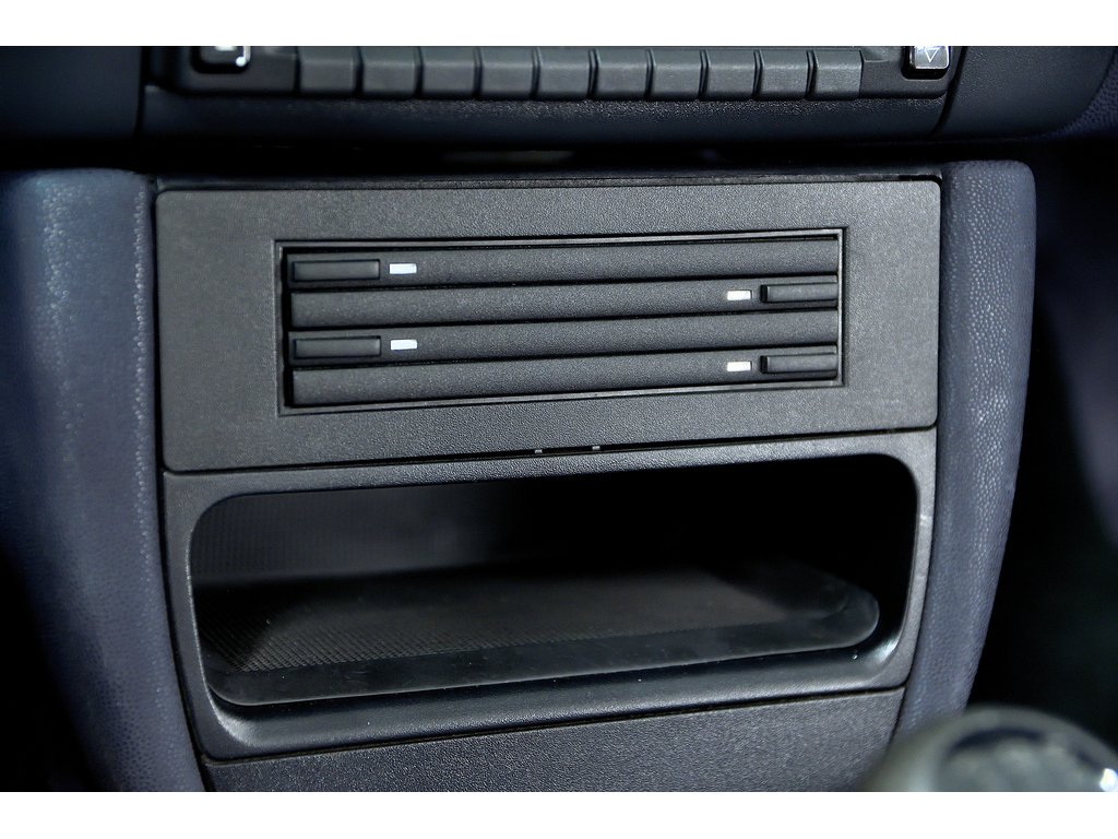 1998 Porsche Boxster 2dr Roadster Manual in Laval, Quebec - 26 - w1024h768px