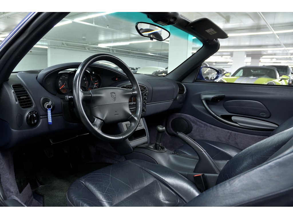 1998 Porsche Boxster 2dr Roadster Manual in Laval, Quebec - 16 - w1024h768px