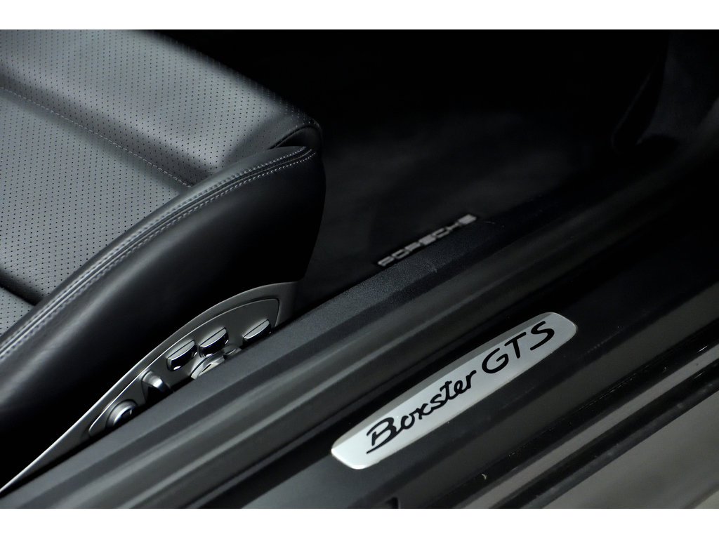 Porsche Boxster GTS / 6 SPD / SPORT EXHAUST / BURMESTER HIGH END 2015 à Laval, Québec - 34 - w1024h768px
