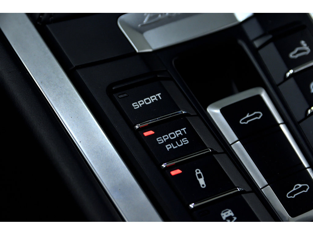 Porsche Boxster GTS / 6 SPD / SPORT EXHAUST / BURMESTER HIGH END 2015 à Laval, Québec - 30 - w1024h768px