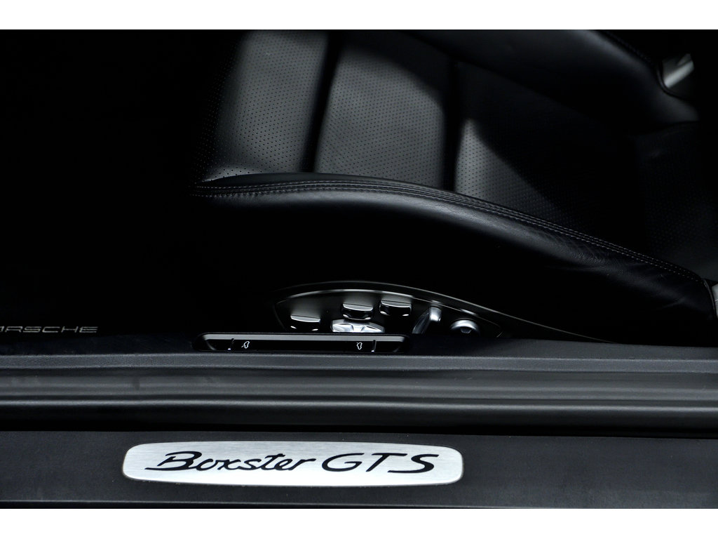 Porsche Boxster GTS / 6 SPD / SPORT EXHAUST / BURMESTER HIGH END 2015 à Laval, Québec - 17 - w1024h768px