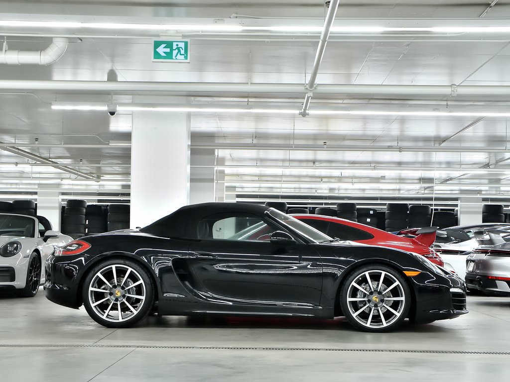 2016 Porsche Boxster Black Edition / Sport Exhaust / BOSE in Laval, Quebec - 10 - w1024h768px