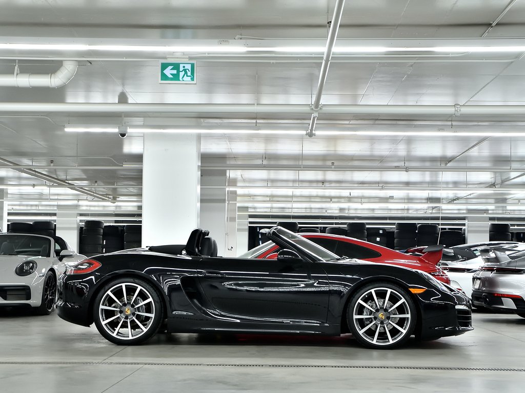 2016 Porsche Boxster Black Edition / Sport Exhaust / BOSE in Laval, Quebec - 2 - w1024h768px