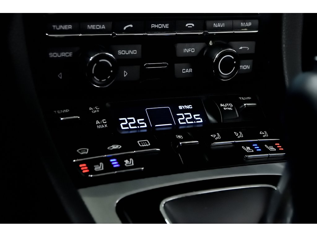 2016 Porsche Boxster Black Edition / Sport Exhaust / BOSE in Laval, Quebec - 24 - w1024h768px