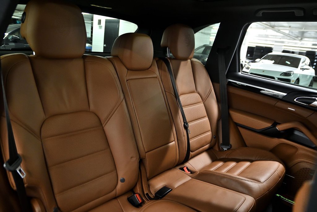 Porsche Cayenne S E-Hybrid Platinum Edition 2018 à Laval, Québec - 41 - w1024h768px