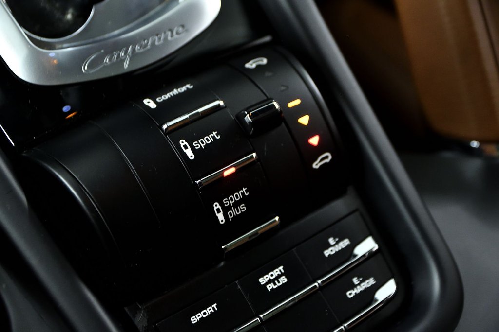 Porsche Cayenne S E-Hybrid Platinum Edition 2018 à Laval, Québec - 28 - w1024h768px