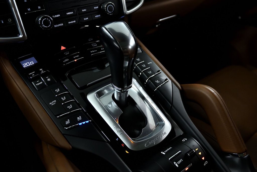 Porsche Cayenne S E-Hybrid Platinum Edition 2018 à Laval, Québec - 30 - w1024h768px