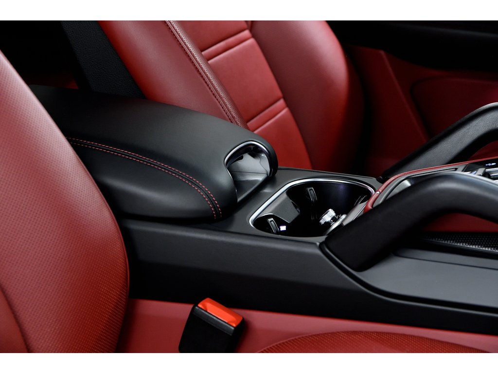 2020 Porsche Cayenne E-Hybrid Coupe AWD / Premium Pack / Air Suspension in Laval, Quebec - 40 - w1024h768px