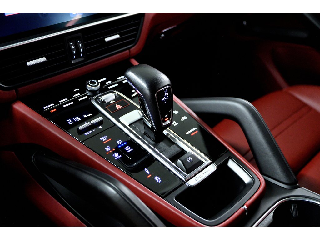 2020 Porsche Cayenne E-Hybrid Coupe AWD / Premium Pack / Air Suspension in Laval, Quebec - 30 - w1024h768px