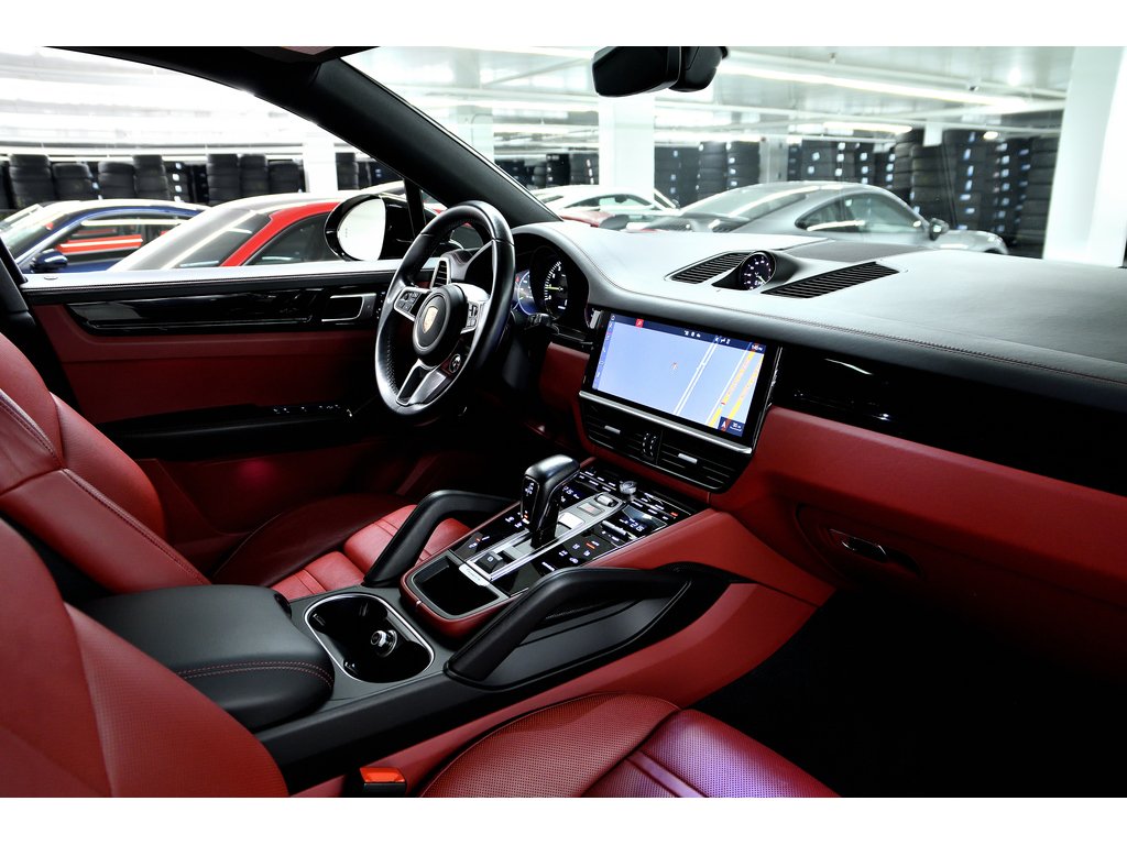 2020 Porsche Cayenne E-Hybrid Coupe AWD / Premium Pack / Air Suspension in Laval, Quebec - 36 - w1024h768px