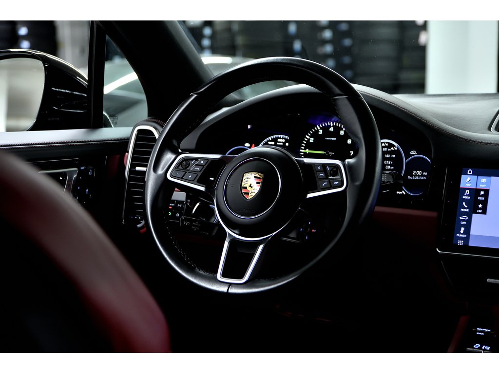 2020 Porsche Cayenne E-Hybrid Coupe AWD / Premium Pack / Air Suspension in Laval, Quebec - 43 - w1024h768px