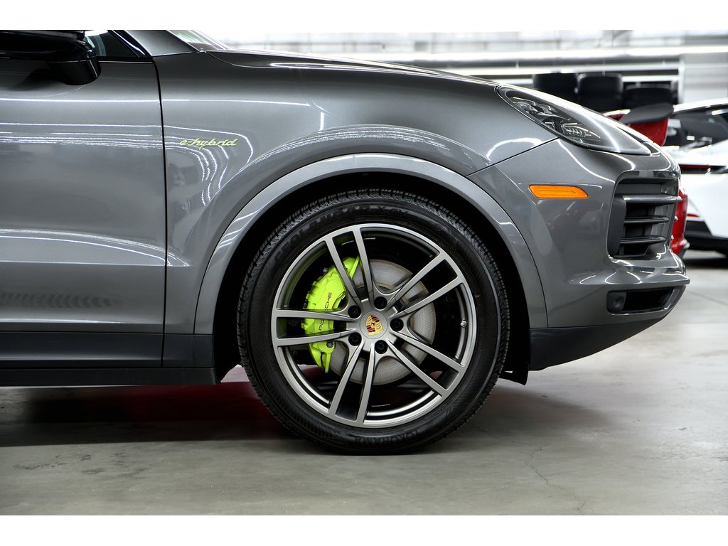2020 Porsche Cayenne E-Hybrid Coupe AWD / Premium Pack / Air Suspension in Laval, Quebec - 9 - w1024h768px