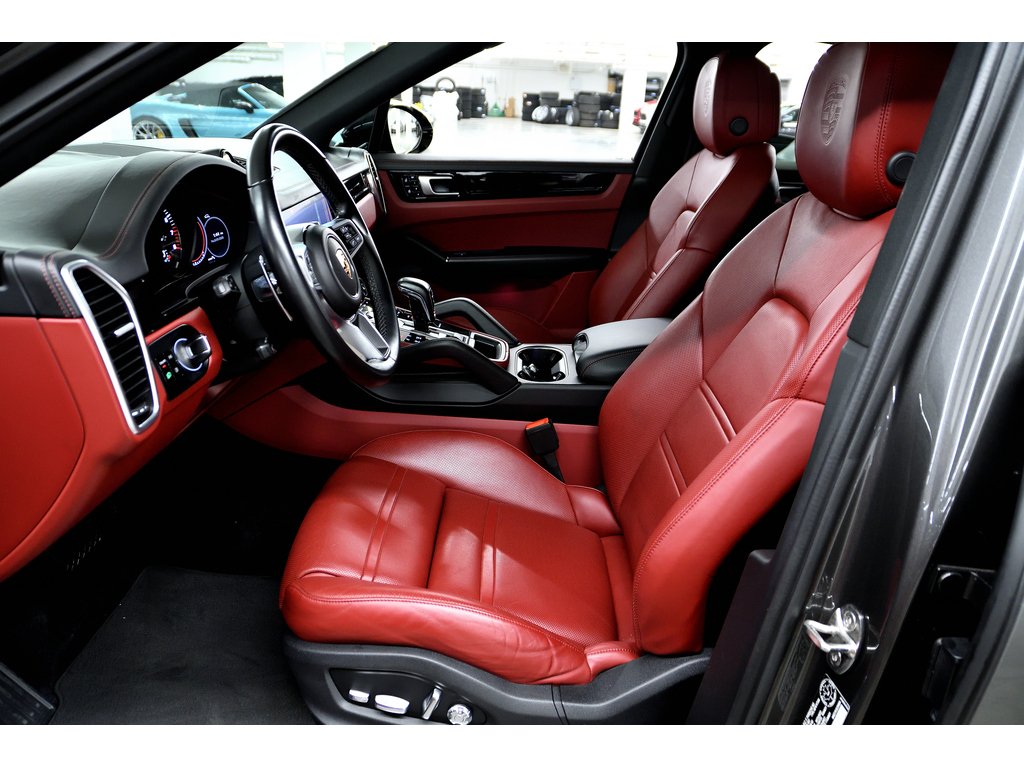 2020 Porsche Cayenne E-Hybrid Coupe AWD / Premium Pack / Air Suspension in Laval, Quebec - 15 - w1024h768px