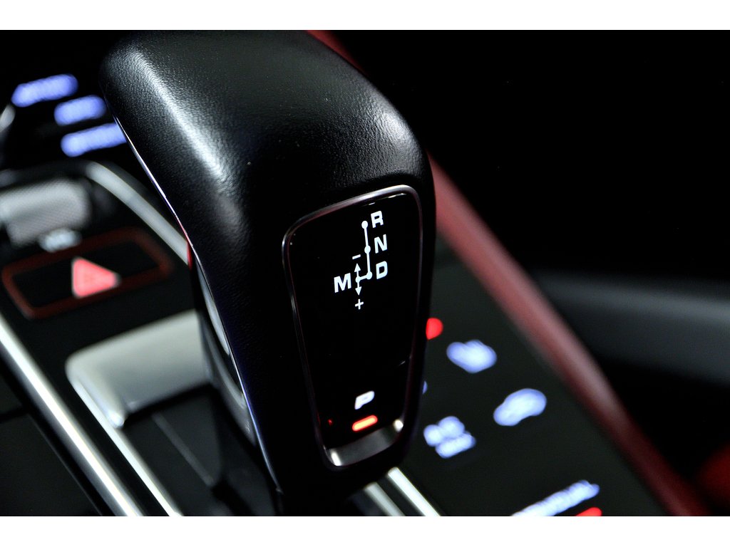 2020 Porsche Cayenne E-Hybrid Coupe AWD / Premium Pack / Air Suspension in Laval, Quebec - 34 - w1024h768px