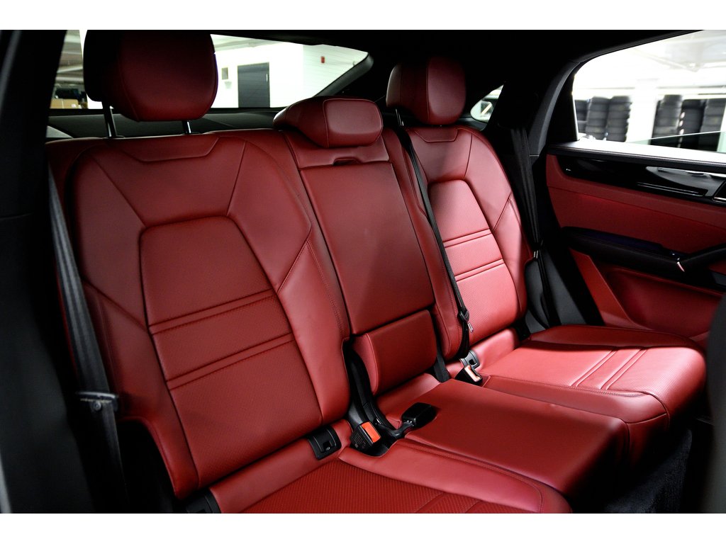 2020 Porsche Cayenne E-Hybrid Coupe AWD / Premium Pack / Air Suspension in Laval, Quebec - 41 - w1024h768px