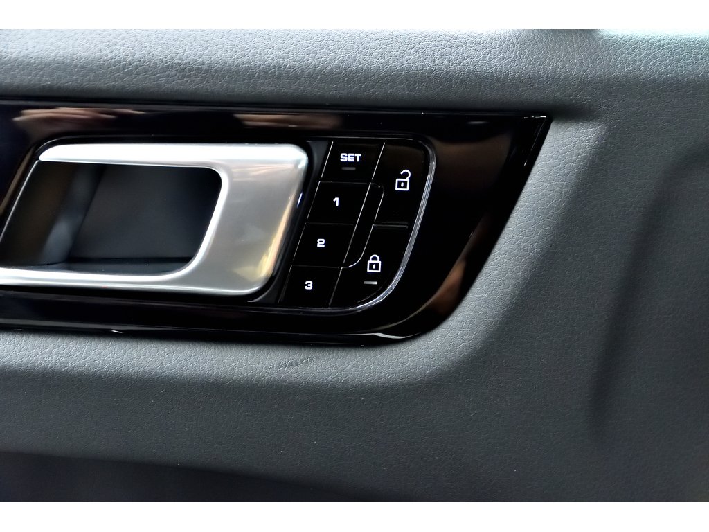 Porsche Cayenne E-Hybrid Coupe AWD / Trailer Hitch / BOSE 2020 à Laval, Québec - 31 - w1024h768px