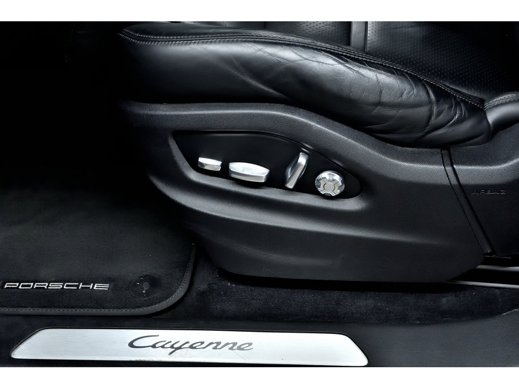 Porsche Cayenne E-Hybrid Coupe AWD / Trailer Hitch / BOSE 2020 à Laval, Québec - 17 - w1024h768px