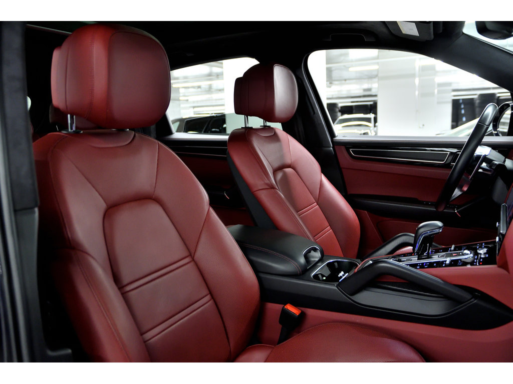 Porsche Cayenne GTS AWD / Premium Plus Package / BOSE / ACC 2021 à Laval, Québec - 17 - w1024h768px