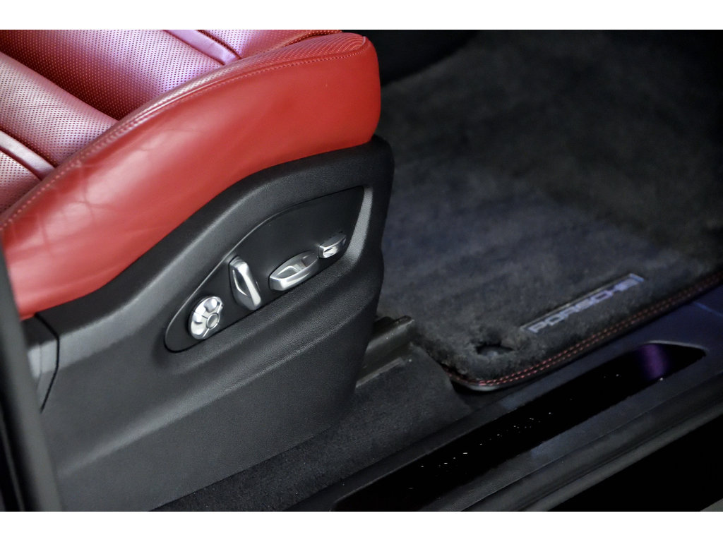 Porsche Cayenne GTS AWD / Premium Plus Package / BOSE / ACC 2021 à Laval, Québec - 19 - w1024h768px