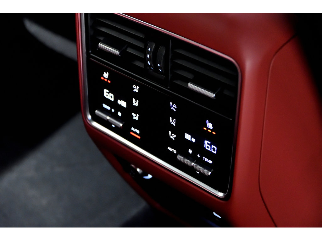 Porsche Cayenne GTS AWD / Premium Plus Package / BOSE / ACC 2021 à Laval, Québec - 21 - w1024h768px