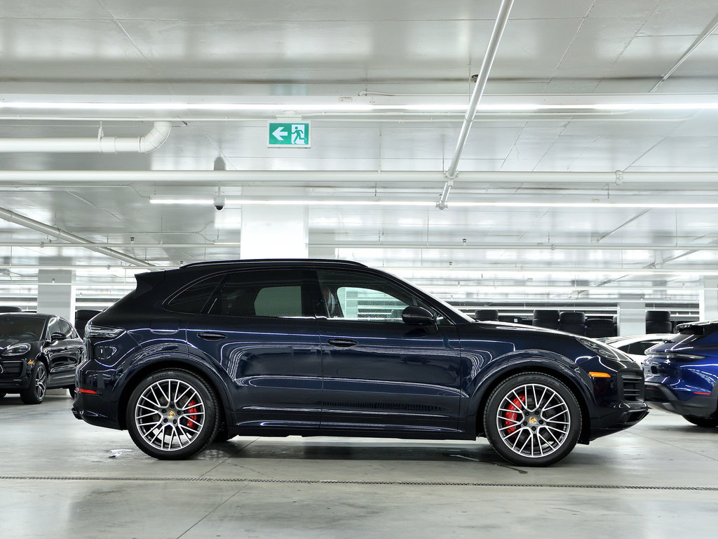 Porsche Cayenne GTS AWD / Premium Plus Package / BOSE / ACC 2021 à Laval, Québec - 2 - w1024h768px