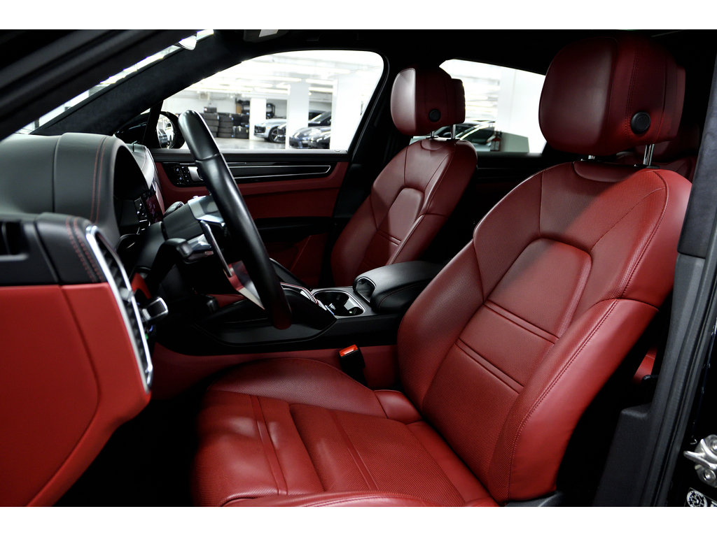 Porsche Cayenne GTS AWD / Premium Plus Package / BOSE / ACC 2021 à Laval, Québec - 13 - w1024h768px
