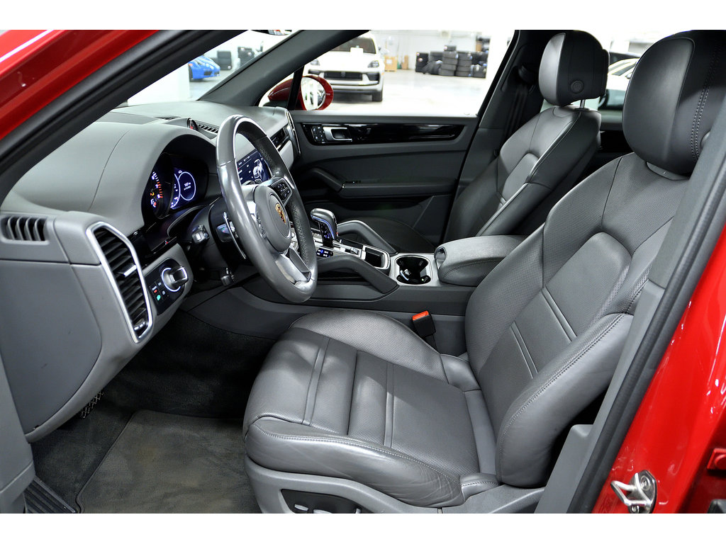 Porsche Cayenne AWD / Premium Package /Air Suspension / Hitch 2022 à Laval, Québec - 13 - w1024h768px