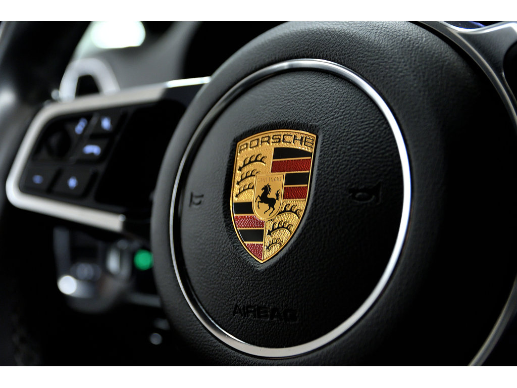 Porsche Cayenne AWD / Premium Package /Air Suspension / Hitch 2022 à Laval, Québec - 18 - w1024h768px