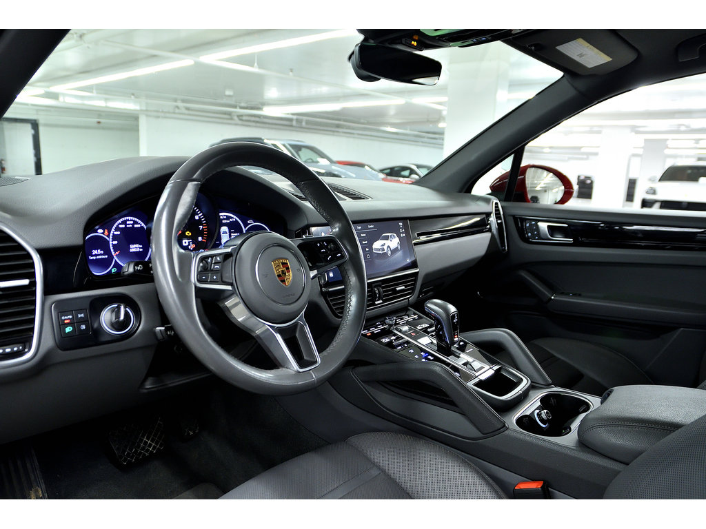 Porsche Cayenne AWD / Premium Package /Air Suspension / Hitch 2022 à Laval, Québec - 11 - w1024h768px