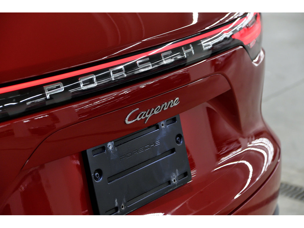 Porsche Cayenne AWD / Premium Package /Air Suspension / Hitch 2022 à Laval, Québec - 38 - w1024h768px