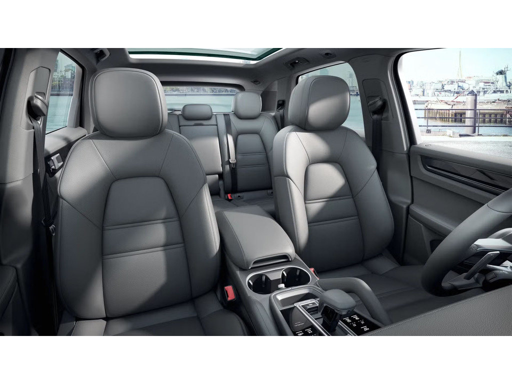 Porsche Cayenne AWD / Premium Package /Air Suspension / Hitch 2022 à Laval, Québec - 6 - w1024h768px