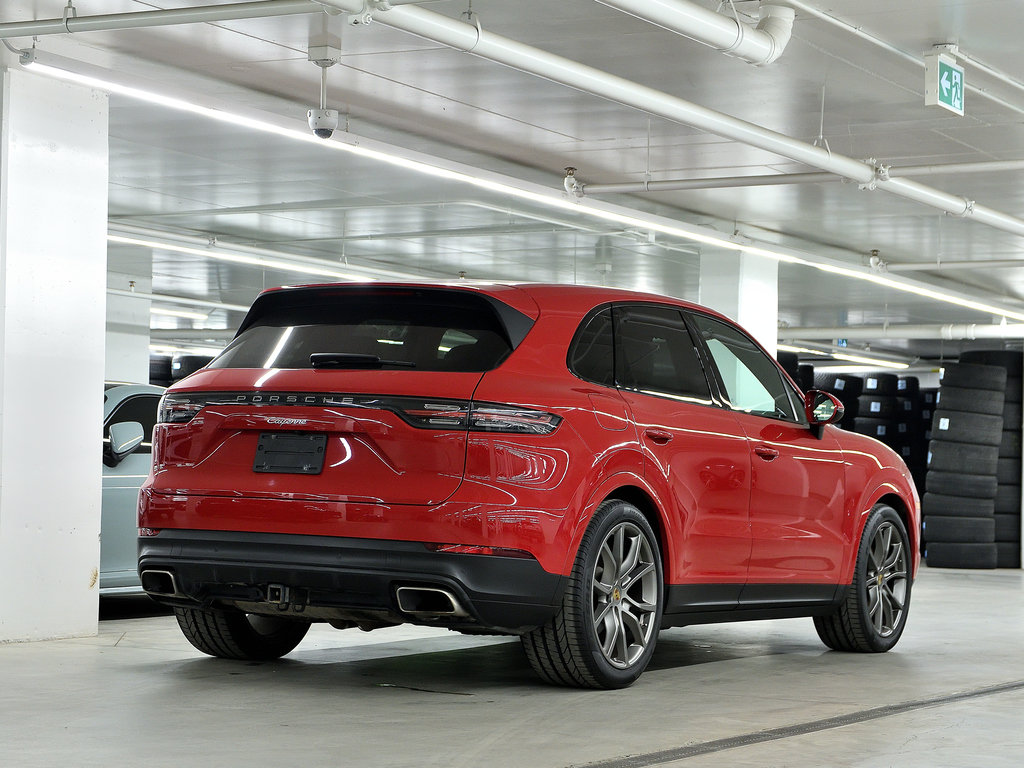Porsche Cayenne AWD / Premium Package /Air Suspension / Hitch 2022 à Laval, Québec - 3 - w1024h768px