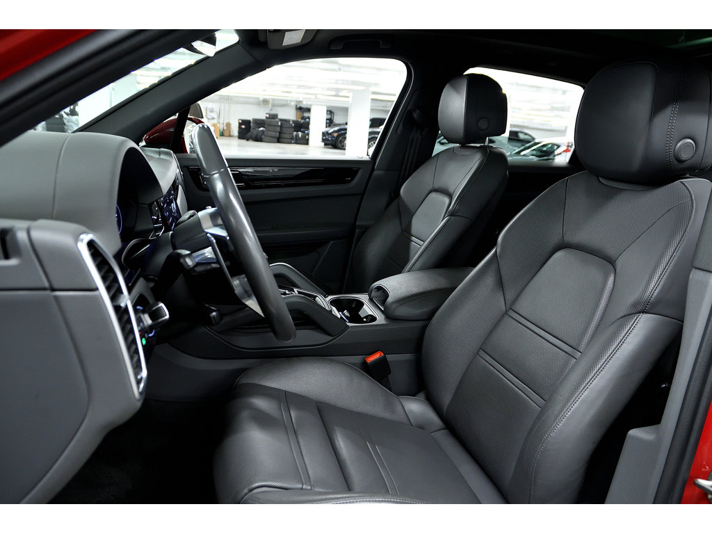 Porsche Cayenne AWD / Premium Package /Air Suspension / Hitch 2022 à Laval, Québec - 14 - w1024h768px