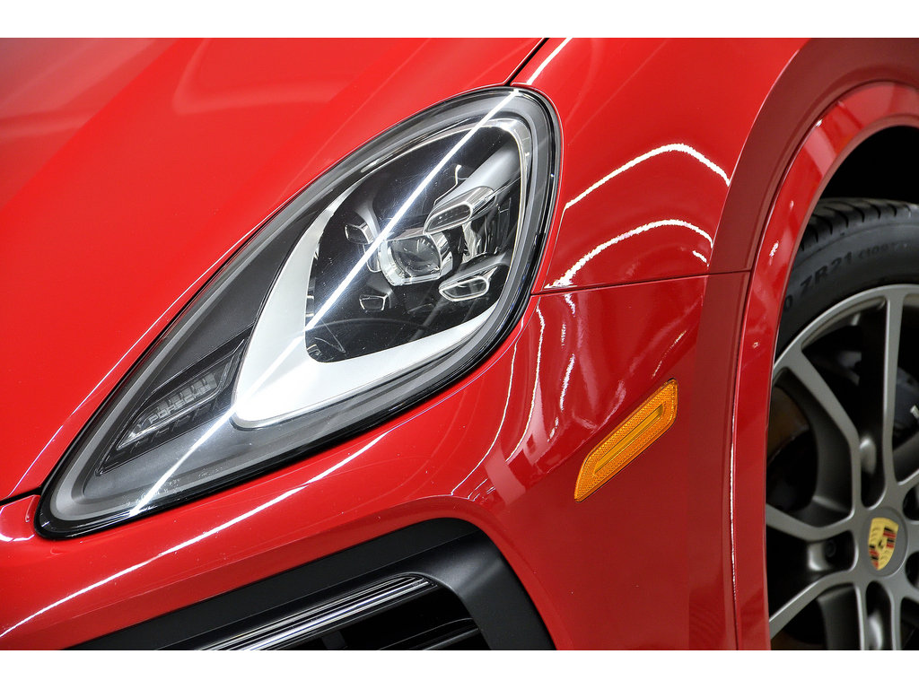 Porsche Cayenne AWD / Premium Package /Air Suspension / Hitch 2022 à Laval, Québec - 7 - w1024h768px
