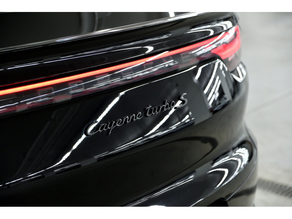Porsche Cayenne Turbo S E-Hybrid Coupe AWD 2022 à Laval, Québec - 43 - w1024h768px