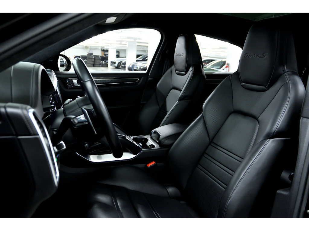 Porsche Cayenne Turbo S E-Hybrid Coupe AWD 2022 à Laval, Québec - 15 - w1024h768px