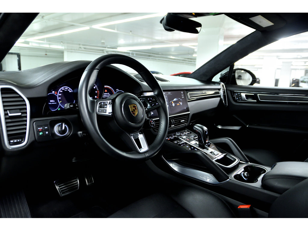 Porsche Cayenne Turbo S E-Hybrid Coupe AWD 2022 à Laval, Québec - 12 - w1024h768px