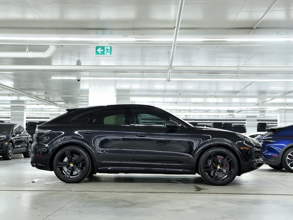 Porsche Cayenne Turbo S E-Hybrid Coupe AWD 2022 à Laval, Québec - 2 - w1024h768px