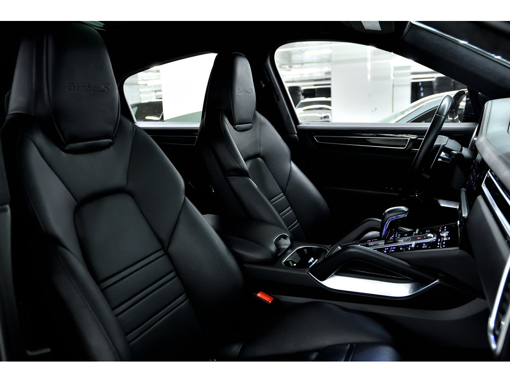 Porsche Cayenne Turbo S E-Hybrid Coupe AWD 2022 à Laval, Québec - 37 - w1024h768px