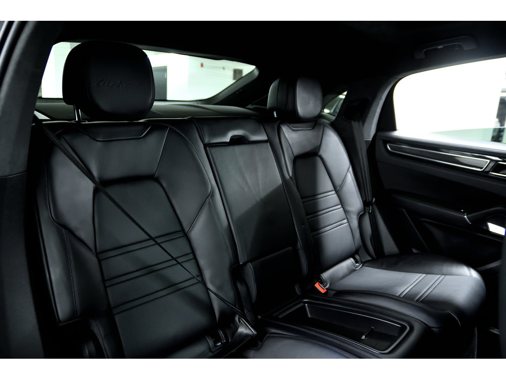 Porsche Cayenne Turbo S E-Hybrid Coupe AWD 2022 à Laval, Québec - 42 - w1024h768px
