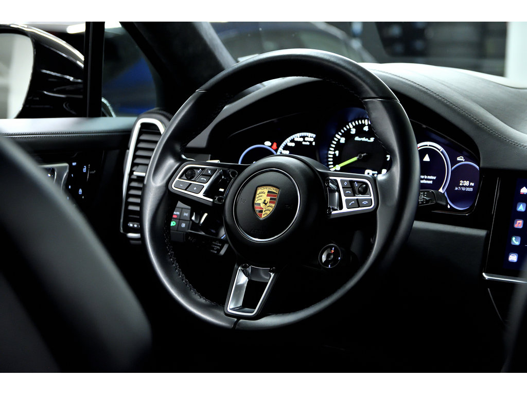 Porsche Cayenne Turbo S E-Hybrid Coupe AWD 2022 à Laval, Québec - 41 - w1024h768px