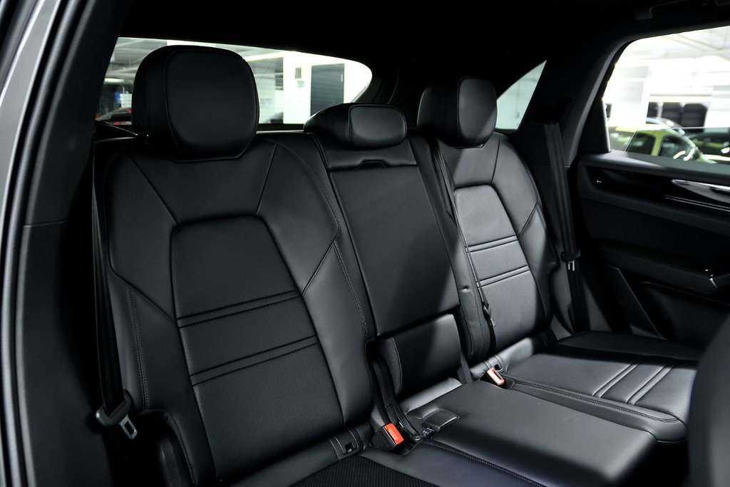 Porsche Cayenne  2022 à Laval, Québec - 35 - w1024h768px