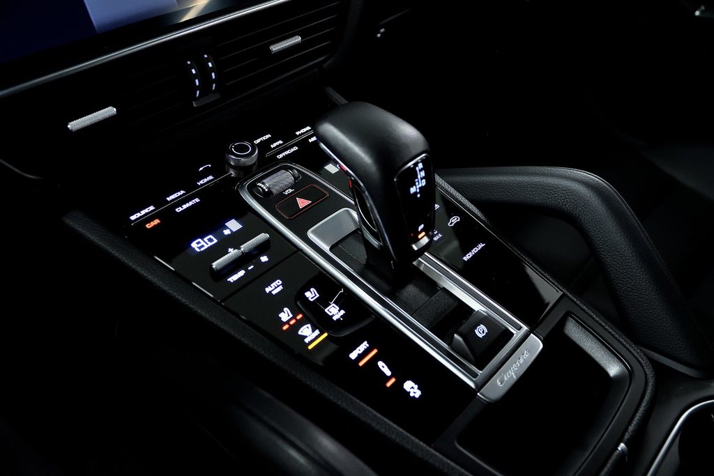 Porsche Cayenne  2022 à Laval, Québec - 24 - w1024h768px