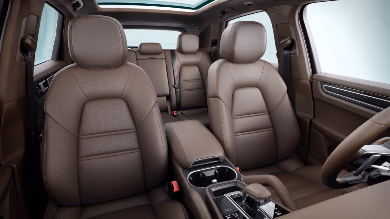 2022 Porsche Cayenne GTS in Laval, Quebec - 7 - w1024h768px