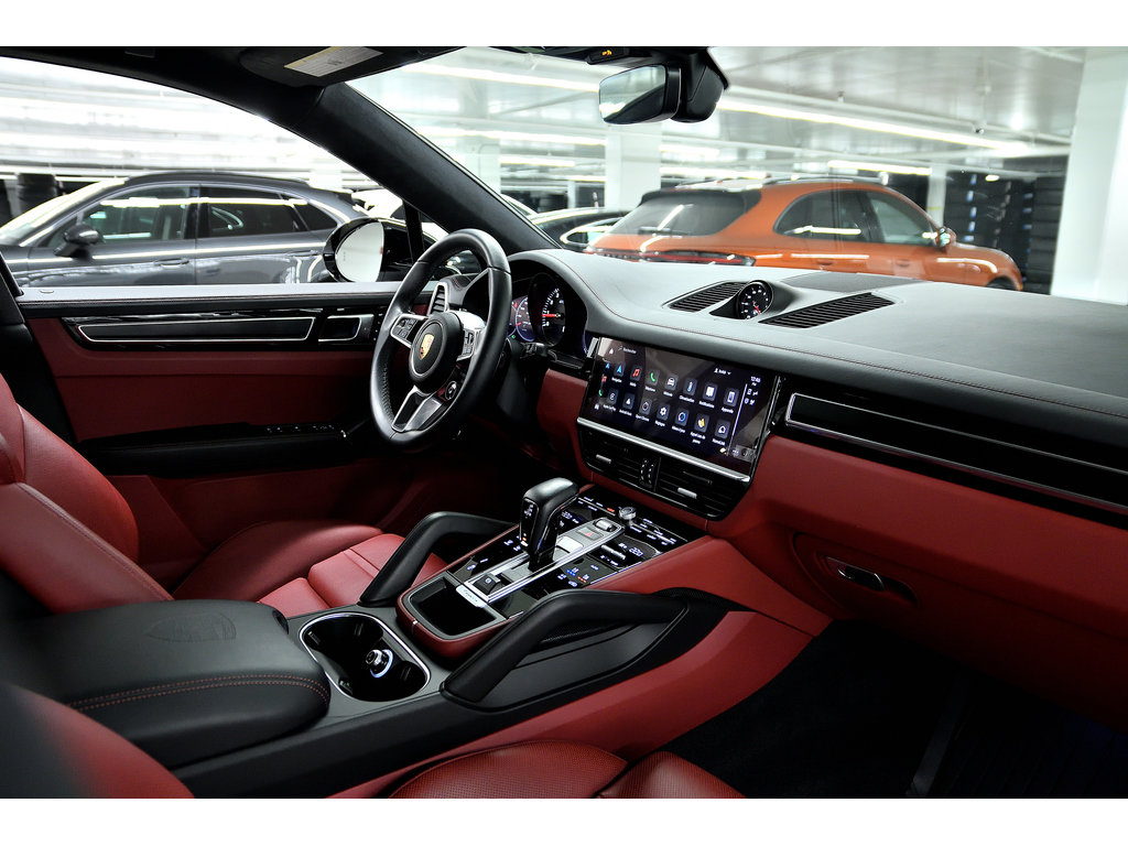 2023 Porsche Cayenne GTS Coupe AWD in Laval, Quebec - 33 - w1024h768px
